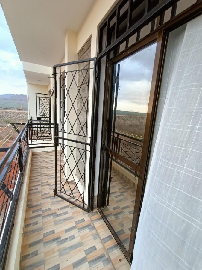 1 Bedroom Fully Furnished Luxurious Apartment Voi Town Экстерьер фото